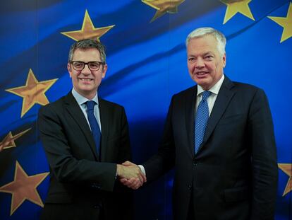 El ministro de Justicia, Félix Bolaños, y el comisario europeo de Justicia, Didier Reynders, este jueves en Bruselas.