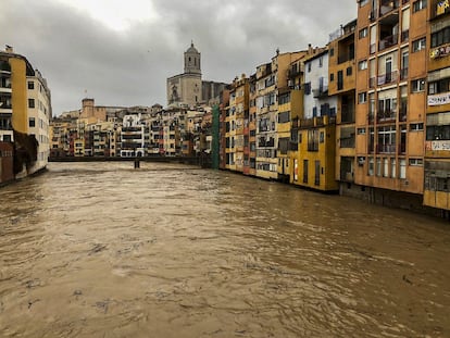 Crecida del río Onyar, el martes, a su paso por Girona.