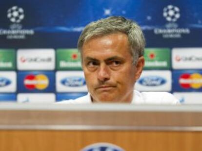 Mourinho, durante la rueda de prensa