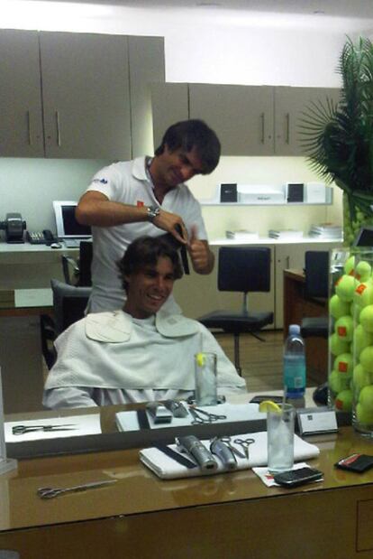 Rafael Nadal, ayer en una peluquería de la avenida Madison.