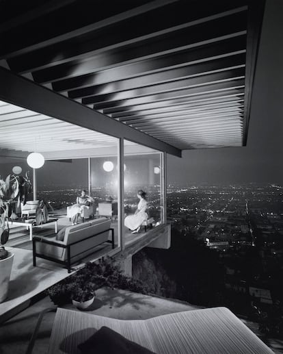"La fotografía nocturna de la casa Stahl se ha convertido quizá en el símbolo más evocador de Los Ángeles de posguerra y del estilo de vida moderno y relajado de la Costa Oeste”, dice Will Paice.