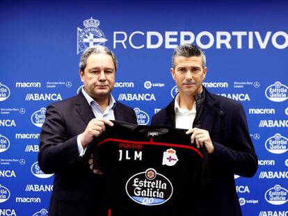 Tino Fernández, a la izquierda, en la presentación de José Luis Martí como nuevo entrenador