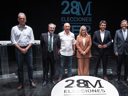 Desde la izquierda: Héctor Illueca (Podemos), Carlos Flores (Vox), Joan Baldoví (Compromís), Mamen Peris (Ciudadanos), Carlos Mazón (PP) y Ximo Puig (PSPV-PSOE).