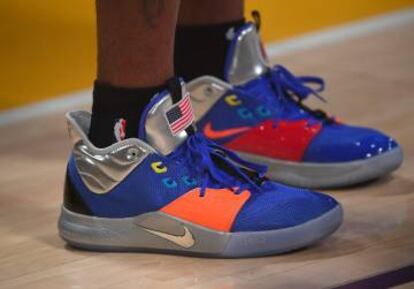 Las zapatillas de Paul George en el Lakers-Clippers.