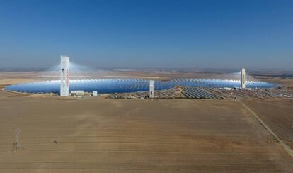 Planta solar de Abengoa en Sanlúcar la Mayor.