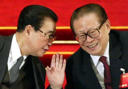 Li Peng, ex primer ministro, y Jiang Zemin, expresidente de China, en 2003.