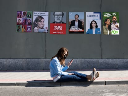 Carteles electorales de los candidatos a la presidencia de la comunidad de Madrid.