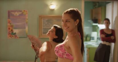 Cena do filme "Três belezas", sobre concursos de misses.