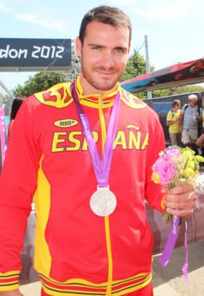 Saúl Craviotto, tras recoger la medalla de plata en Londres 2012