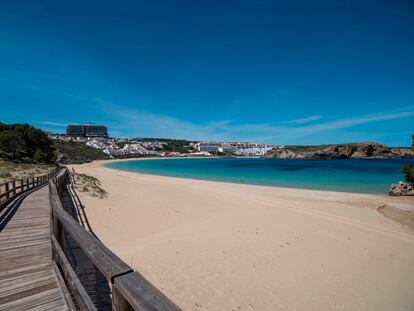 Playa Arenal d’en Castell, en Menorca, vacía durante el pasado puente de mayo.