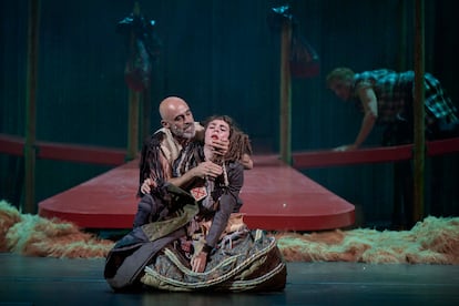 Una escena de 'Fuenteovejuna', dirigida por Rakel Camacho.
