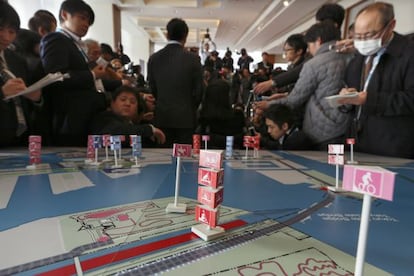 Detalle de una maqueta de las infraestructuras destinadas a los Juegos Olímpicos de 2020 en Tokio.