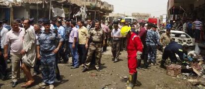 El mercado de Diwaniya después de la explosión del coche bomba.