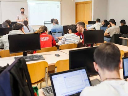 Estudiantes de informática en la Universidad Pablo de Olavide de Sevilla.