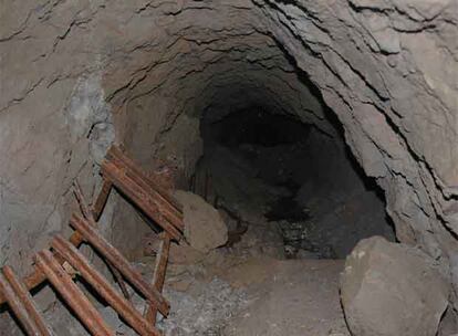 Entrada a la Galería <i>El Buen Viaje</i> en el municipio de El Tanque, contiguo al de Los Silos, donde se ubica la galería llamada <i>Piedra de los Cochinos</i>, donde quedaron atrapadas seis personas de un grupo de 30 excursionistas.