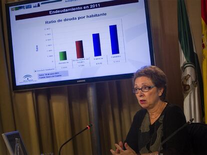 La consejera de Hacienda, Carmen Martínez Aguayo, durante la presentación del Presupuesto de 2012.