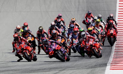 Pilotos toman la salida en la carrera de MotoGP celebrada el pasado 18 de agosto en el circuito de Spielberg (Austria).