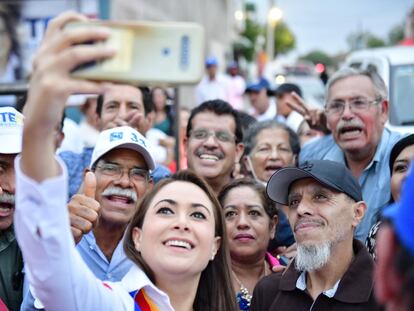 La candidata de la coalición Va por México, Teresa Jiménez, en un acto de campaña.