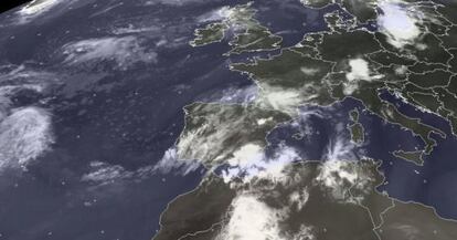 Imagen del Meteosat con su predicción de lluvias en la península y Baleares.