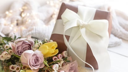 ¿No sabes qué regalar en la próxima boda? Seleccionamos una serie de detalles para la pareja de novios para sorprender.