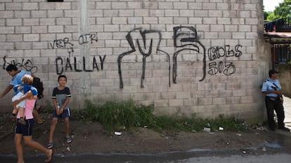 Pandilleros de la Mara Salvatrucha afirman que sepultaron a 200 personas en la cuna política de Bukele