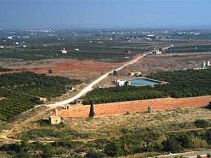 Terrenos donde está prevista la ubicación del futuro parque temático Mundo Ilusión, en Oropesa.