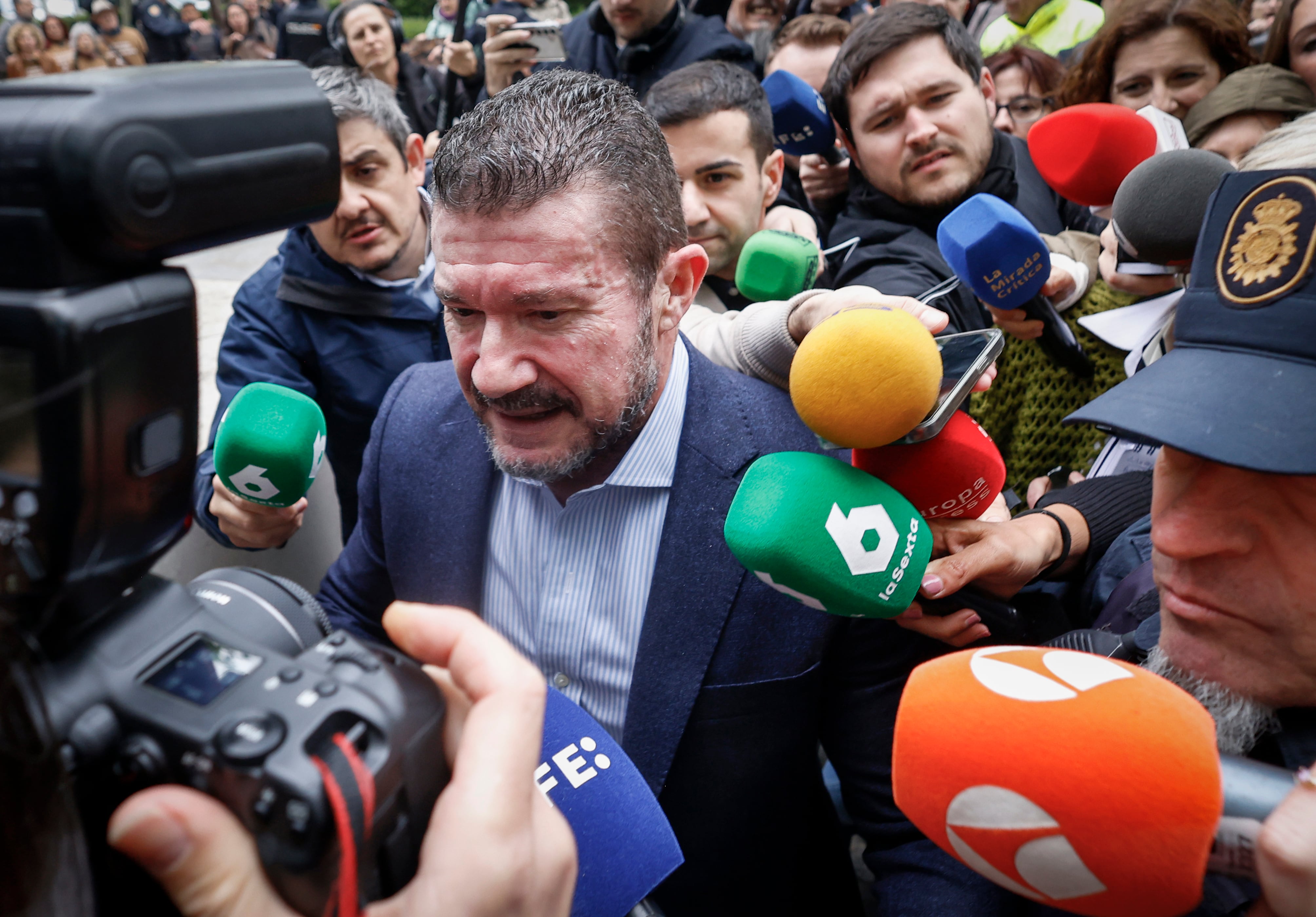 El exsecretario autonómico de emergencias Emilio Argüeso, el número dos de emergencias, a su entrada a los juzgados, el 11 de abril.