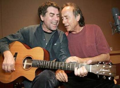 Joan Manuel Serrat y Joaquín Sabina, en un ensayo.