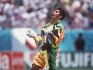 Jorge Campos durante el Mundial de 1994 durante un partido contra Irlanda.
