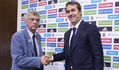 Presentación de Julen Lopetegui como nuevo técnico de la selección española de fútbol junto al presidente de la RFEF, Angel María Villar, el 21 de julio de 2016.