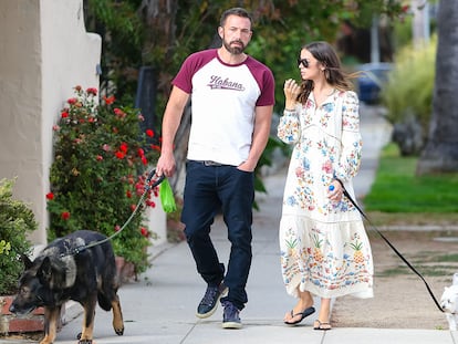 Ana de Armas y Ben Affleck paseando por Los Ángeles.