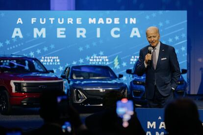 El presidente de Estados Unidos, Joe Biden, este miércoles, en el salón del automóvil de Detroit.