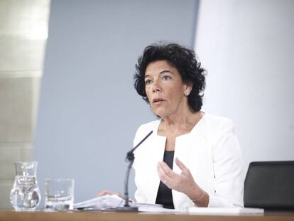 La ministra de Educación explica los planes del Gobierno para los centros concertados