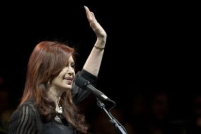 La presidenta argentina, Cristina Fern&aacute;ndez, en el mitin del cierre de la campa&ntilde;a electoral en Buenos Aires.