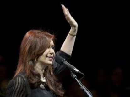 La presidenta argentina, Cristina Fern&aacute;ndez, en el mitin del cierre de la campa&ntilde;a electoral en Buenos Aires.