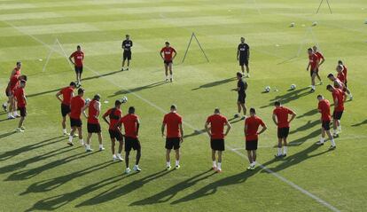 Los jugadores del Atlético de Madrid durante un entrenamiento.