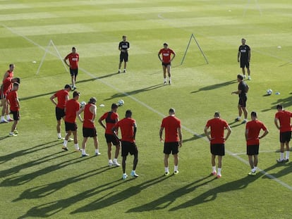 Los jugadores del Atlético de Madrid durante un entrenamiento.