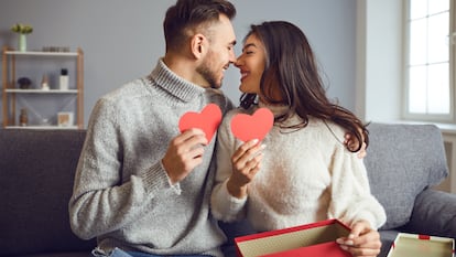 Sorprende a tu pareja con un regalo romántico este San Valentín. GETTY IMAGES.