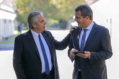 El presidente de Argentina, Alberto Fernández, y su ministro de Economía, Sergio Massa