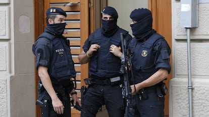 Agents dels Mossos d'Esquadra, a Ripoll.