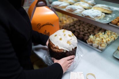 El panetone de la Foix de Barcelona, la primera pastelería en elaborarlo de forma artesanal.