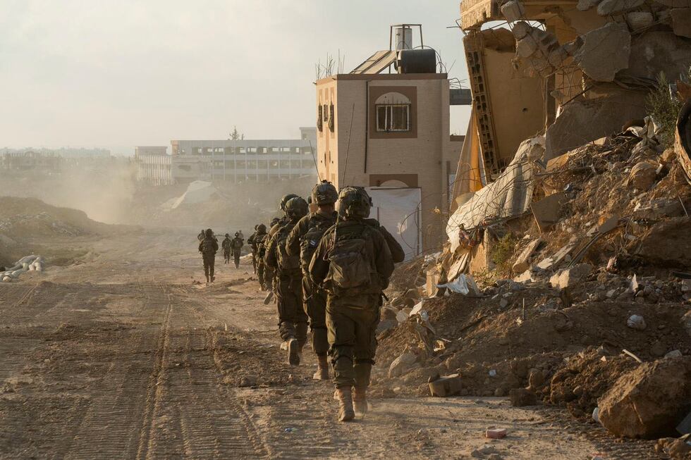 Soldados israelíes en Jan Yunis, en el sur de la franja de Gaza.