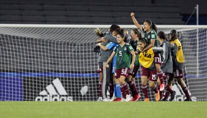 El equipo de México celebra su pase a la final. 