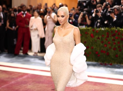 Kim Kardashian con el vestido que lució Marilyn Monroe, en la Gala Met 2022, en Nueva York, el 2 de mayo.