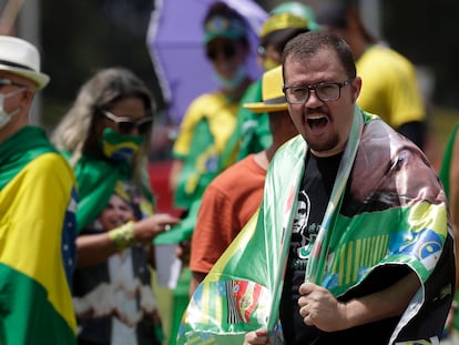 Apoiadores do presidente Jair Bolsonaro em ato para lembrar o golpe de 1964, em Brasília, nesta quarta.