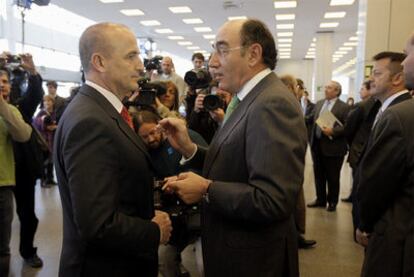 Miguel Sebastián, ministro de Industria, con Ignacio Sánchez Galán, presidente de Iberdrola.