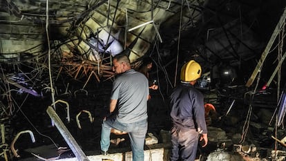 La sala de fiestas donde se celebraba la boda en Qaraqosh quedó completamente destruida, como se aprecia en esta imagen. 