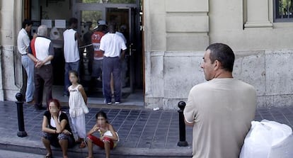 Entrada a la Casa Caridad de Valencia.