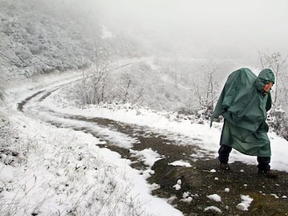 La montaña de Lugo y Ourense seguirán este miércoles en alerta amarilla por nieve