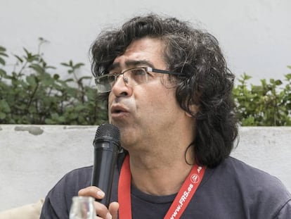 El cineasta marroquí Ali Essafi durante un encuento con el público del FCAT.